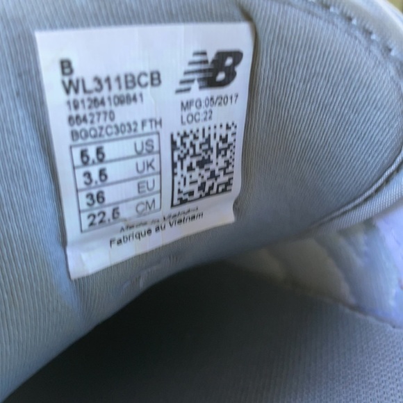 New Balance 311 Lifestyle Sneaker Gray size 5.5 - Picture 8 of 9